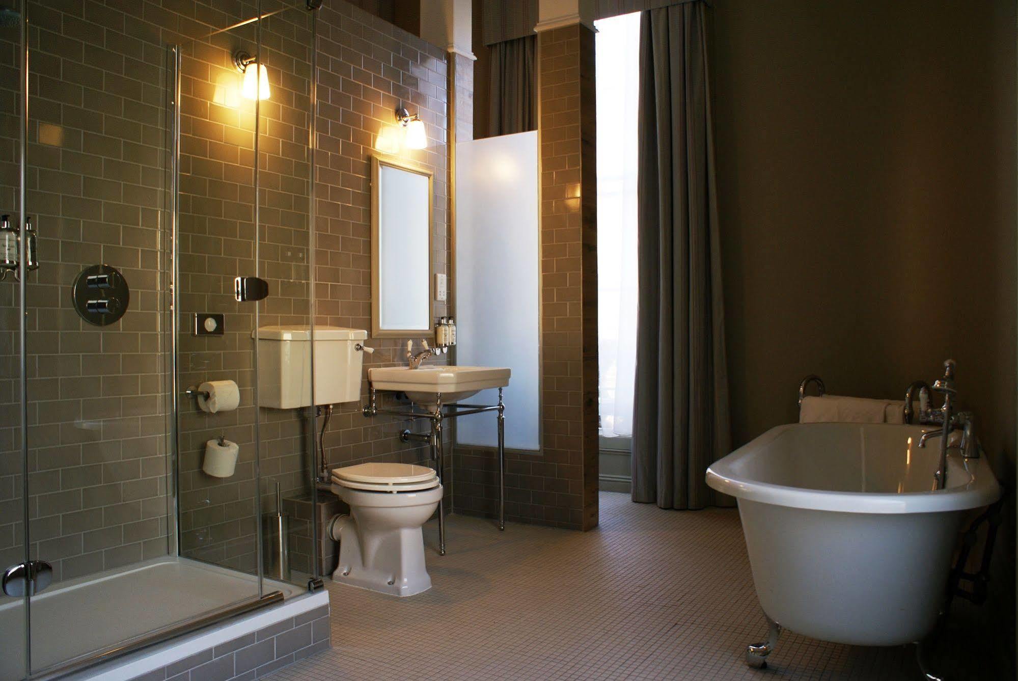 Loch Fyne Hotel And Restaurant Bath Eksteriør bilde